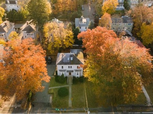 24 Newtonville Ave, Newton MA 02458-1828 exterior