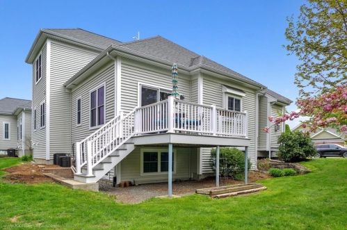 21 Winterberry Way, Norfolk MA 02056-1834 exterior