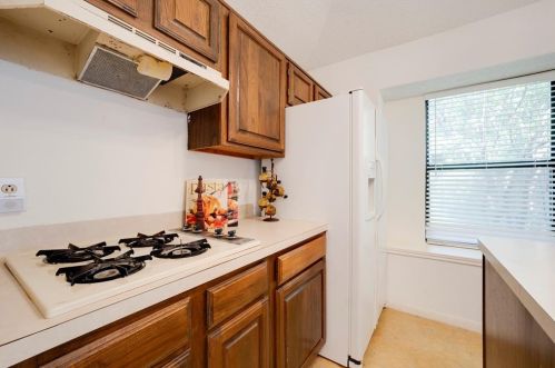 418 Country Vw Ln, Garland TX 75043-5608 exterior