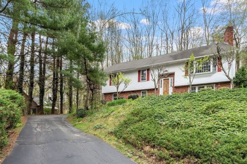 125 Fort Sumter Dr, Holden, MA 01520-2600