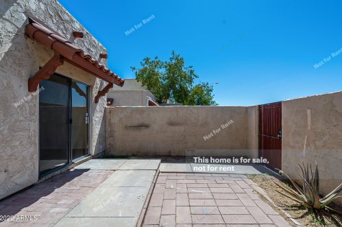 5426 Belleview St, Phoenix AZ 85043-1703 exterior