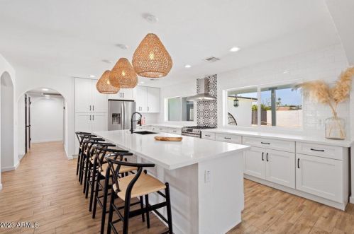 2524 Beryl Ave, Phoenix AZ  85028-3715 exterior