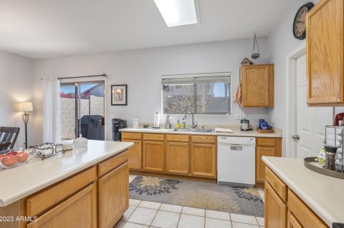 26219 41 Way, Phoenix AZ 85042-6304 exterior