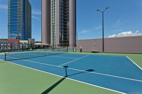 415 South St, Honolulu HI  96813-5052 exterior