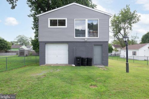 733 Glenside Dr, West Deptford, NJ 08051-1438