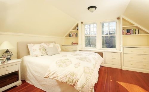 711 Chestnut St, Newton MA 02465-2529 exterior