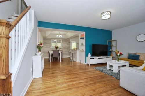 249 Fairway Ave, Belleville, NJ 07109-1403