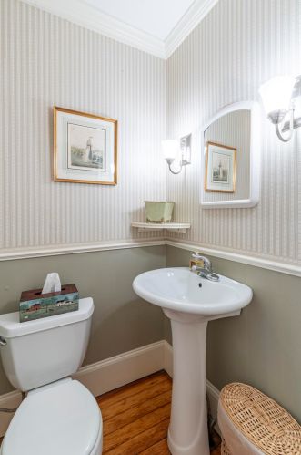 407 Old Harbor Rd, Chatham MA 02633-2375 exterior