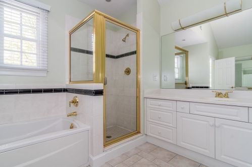 9 Preston Sq, Quincy MA 02171-3130 exterior