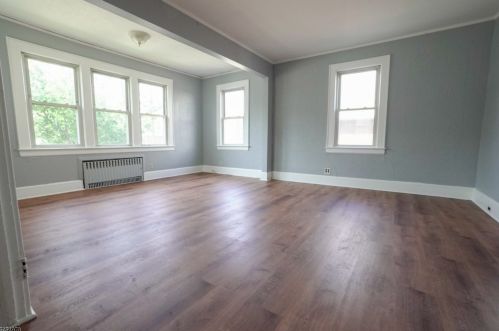 68 Emmet St, Belleville, NJ 07109-2315