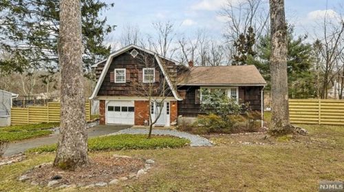25 Catherine Ct, Skyline Lakes NJ  07456-1838 exterior