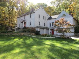 406 Cushing St, Hingham, MA 02043-3709