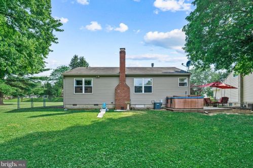 236 Mantua Blvd, West Deptford NJ 08051-1038 exterior