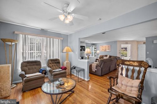 36 Kelly Dr, West Deptford NJ 08096-6712 exterior