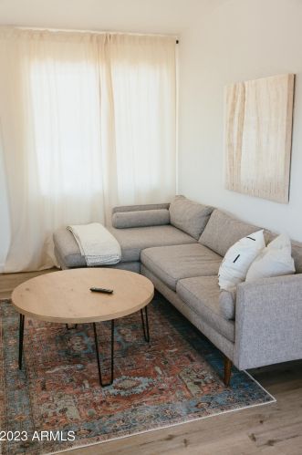 2635 Clarendon Ave, Phoenix AZ 85018-5958 exterior