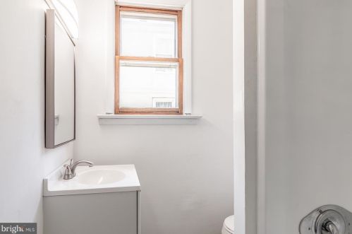 449 Broad St, West Deptford NJ 08096-1055 exterior