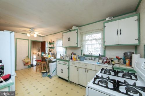 1909 Pt Pleasant Ave, West Deptford NJ 08096-4325 exterior