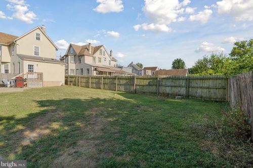 200 Delsea Dr, West Deptford NJ  08093-1221 exterior