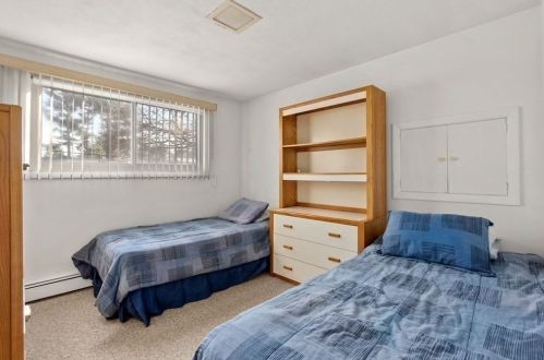 60 Gary Rd, Needham MA 02494-2417 exterior