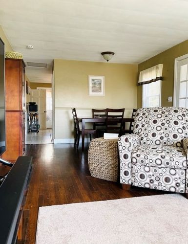 17 Moreland St, Worcester MA 01609-1050 exterior