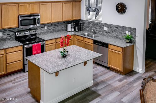 2571 73 Dr, Phoenix AZ 85043-7238 exterior