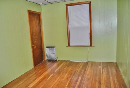 68 Windsor St, Worcester MA 01605-2141 exterior