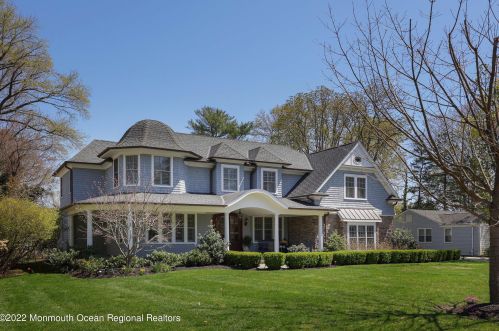 20 Westwood Rd, Little Silver, NJ 07739-1718