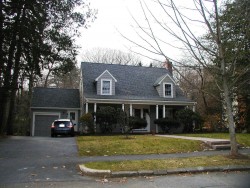 32 Wyman St, Newton, MA 02468-1517
