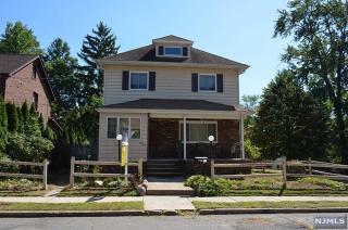 44 Pleasant Ave, Bergenfield, NJ 07621-3128