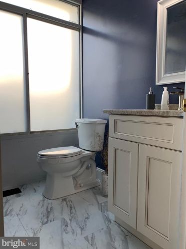 817 Broad St, West Deptford NJ 08096-1605 exterior