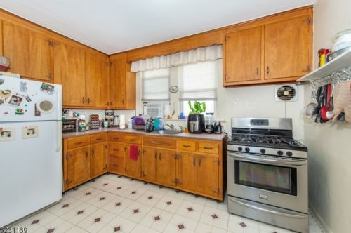 54 Malone Ave, Belleville NJ 07109-2671 exterior