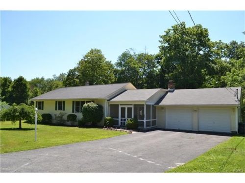 300 Allview Ave, Sears Corners, NY 10509-3409