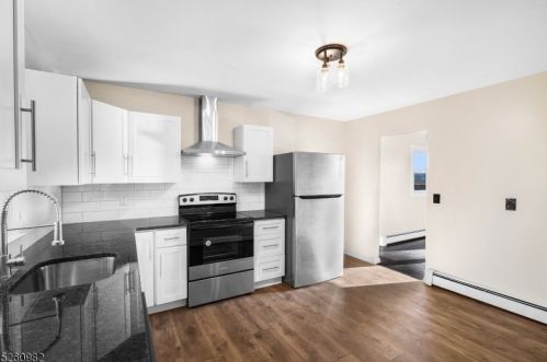 20 Loomis Ave, Wantage NJ  07461-2214 exterior