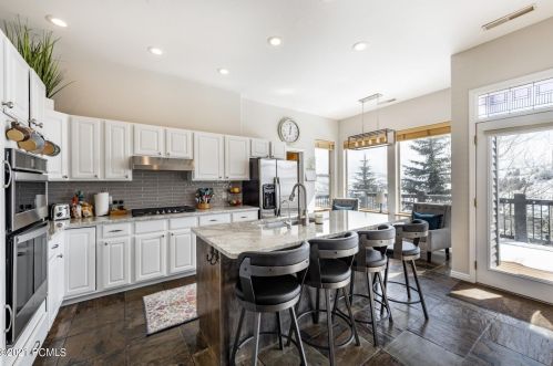 4019 Sunrise Dr, Park City UT 84098-4757 exterior