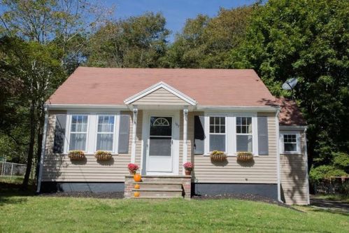 167 Forest St, Whitman, MA 02382-1114