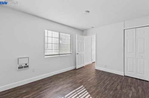 13095 Neptune Dr, San Leandro CA  94577-3130 exterior