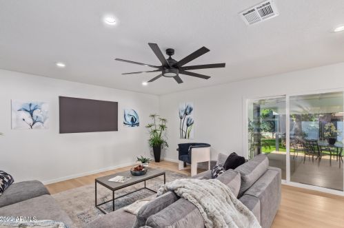 11826 38th Pl, Phoenix AZ  85028-1448 exterior