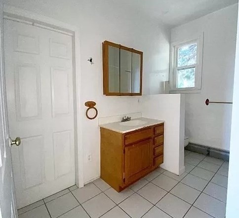 213 Weetamoe St, Fall River MA 02720-3829 exterior