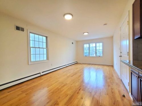 23 6th St, East Newark NJ  07029-1805 exterior