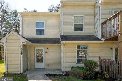 1080 Tristram Cir, West Deptford, NJ 08051-2241