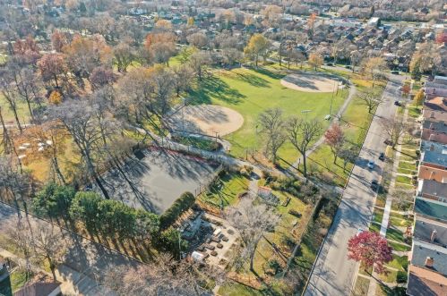 2738 Oak Park Ave, Forest View IL 60402-2535 exterior