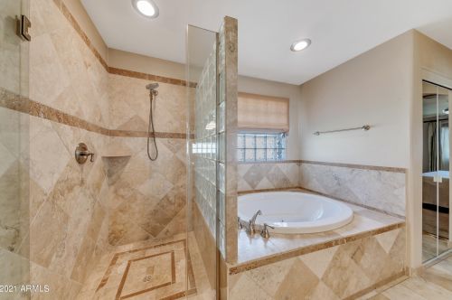 2542 42nd St, Phoenix AZ 85032-4729 exterior