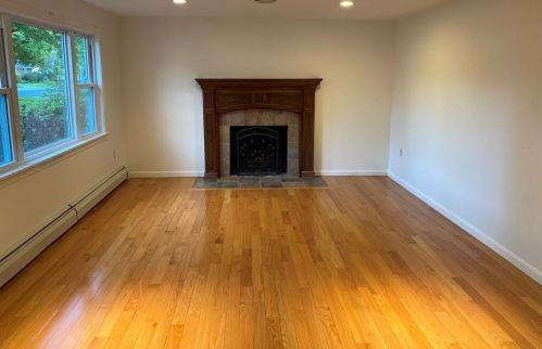 27 Louisberg St, Lawrence, MA 01843-3428