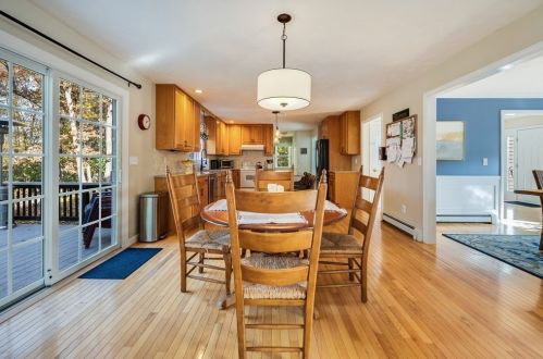 1 Eric Rd, Norfolk MA 02056-1914 exterior