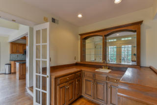 303 Coralberry Rd, Louisville KY  40207-5704 exterior