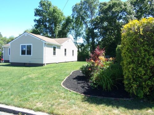 22 Coury Dr, New Bedford MA  02743-1972 exterior