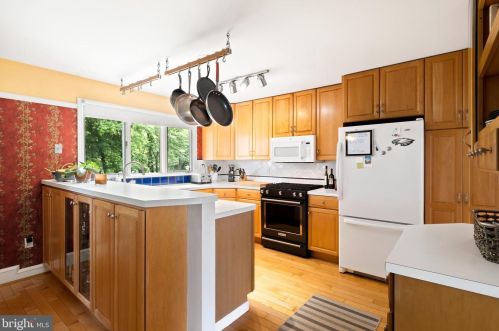 12 Beech Pl, West Deptford NJ 08096-3312 exterior