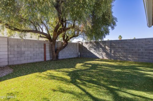 13222 37 Pl, Phoenix AZ 85050-8309 exterior