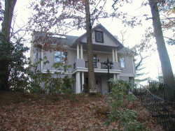 304 Waban Ave, Newton, MA 02468-2151