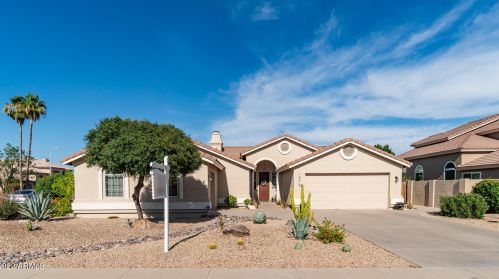 14015 33rd St, Phoenix AZ  85044-8715 exterior